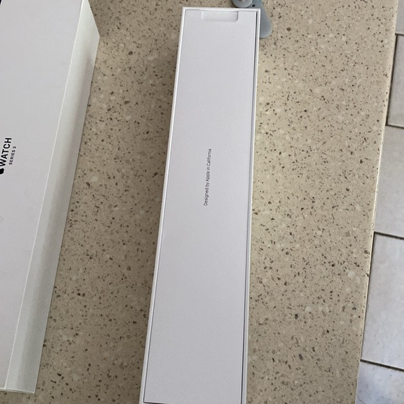 Apple Watch Series 3 38mm Silver Aluminum Fog Sport Band (GPS) Model A18… - Picture 12 of 16